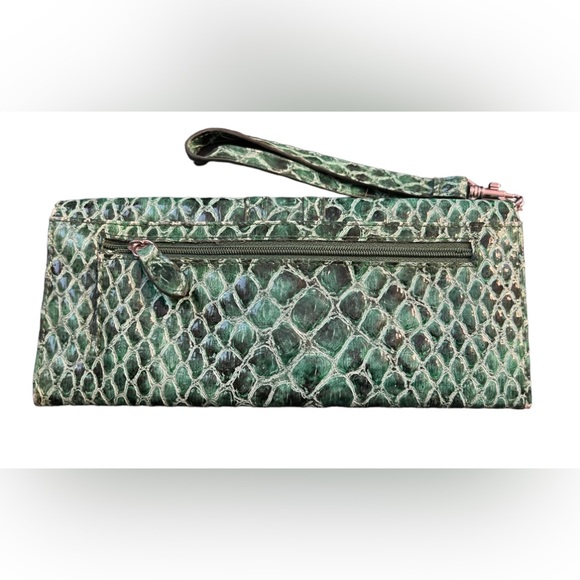Unbranded Green Faux Snake Skin Wristlet/Wallet - Picture 2 of 6